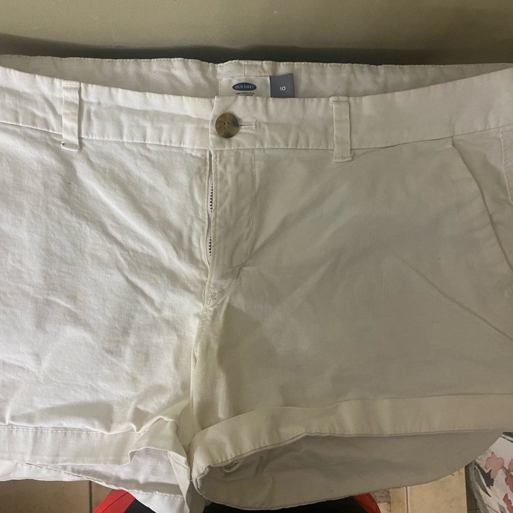 Old Navy white shorts